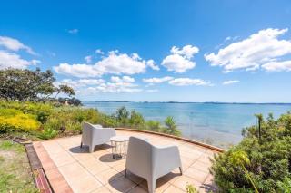 Seaview 3-Bedroom Home in Bucklands Beach - 6