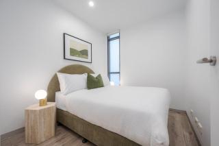 LaneStay - 2BR in Southbank w Large Living and Gym - 4