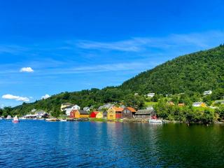 Family Cabin Close To The Water Near Mjøsvågen - 2
