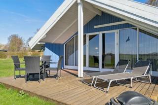 Summer House Charm Follow The Wildlife Seasons - 9