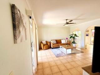 Entire 4 bedroom House easy to BNE & Gold Coast - 6