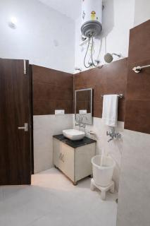 Hollywood Spring Resort, Mussoorie - #Scenic Mountain View #Parking #Restaurant #Balcony #Top Rated #Most Awarded #Spacious Rooms #Guest Preferred - 8