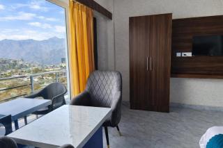Hollywood Spring Resort, Mussoorie - #Scenic Mountain View #Parking #Restaurant #Balcony #Top Rated #Most Awarded #Spacious Rooms #Guest Preferred - 1