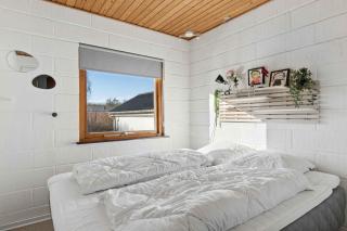 Cosy Holiday Home For 6 Near Beachsea - 2