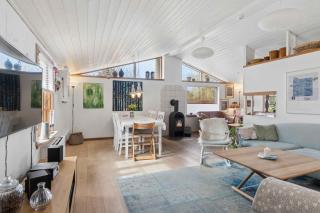 Lovely Holiday Home Near Sandy Beach - 3