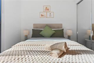 618 Abnb-Style Docklands 2BR Retreat Near CBD for 6 - 3