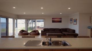 Sunset Waterfront Escape At Dutton Bay - Beachfront Bliss - 4