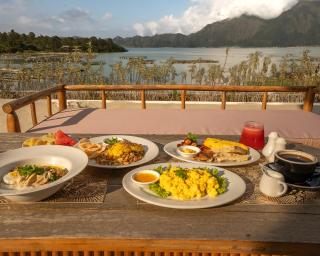 Tribhuwana Padma Lake Resort - 3