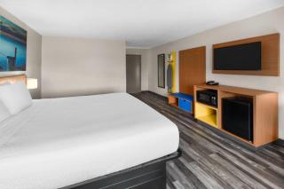 Days Inn by Wyndham Pierre - 2