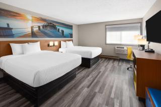 Days Inn by Wyndham Pierre - 9