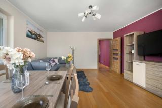 Rodzinny Apartament z Dwiema Sypialniami i Balkonem we Wrocławiu by Noclegi Renters - 2