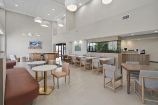 Hampton Inn & Suites Pharr - 8