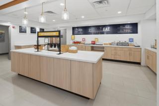 Hampton Inn & Suites Pharr - 4