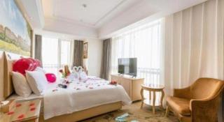 Vienna Hotel Chongqing Yangjiaping Pedestrian Street Light Railway Station - 1