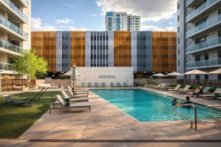 Alluring 2BD - DT - Gym, Pool, Parking - Sleeps 8 - 4