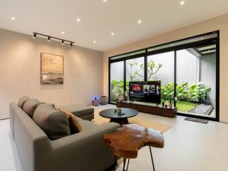 Oemaja Villa Spacious Living Room KBP Bandung - 8