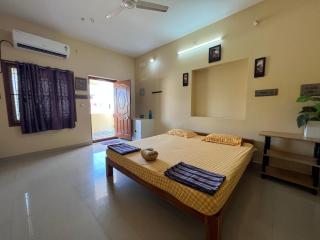 Geetham Homestay - 9