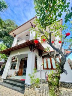 Phòng cho thuê cao cấp trong biệt thự có sân vườn, bếp - 1