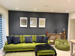Glastone Mews - 5