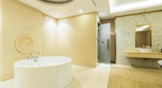 Regal Plaza Hotel & Residence Waigaoqiao - 8
