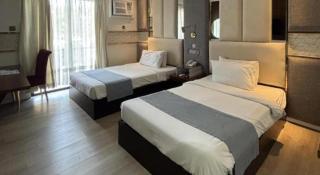 Queen Margarette Hotel - 1