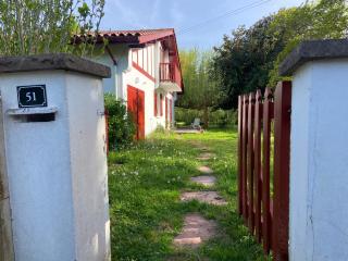 Maison familiale avec jardin à Sare, au pied de la Rhune - 9