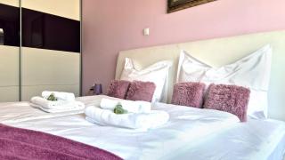 The Violet Bloom Parkside Apartment in Geo Milev by KeyBox - 4