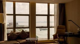 Clear Lake Hotel - 1