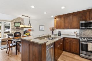 Slopeside Paradise Penthouse at Lift 7, Views, Fireplace, Deck, Hot Tub condo - 9