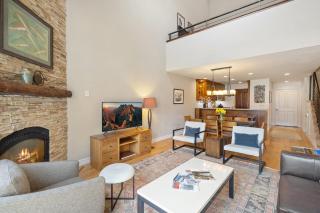 Slopeside Paradise Penthouse at Lift 7, Views, Fireplace, Deck, Hot Tub condo - 2