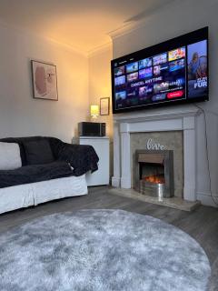 Budget Rooms Lincoln City Centre , Fast WiFi & Self Check in - 7