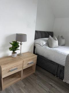 Budget Rooms Lincoln City Centre , Fast WiFi & Self Check in - 9