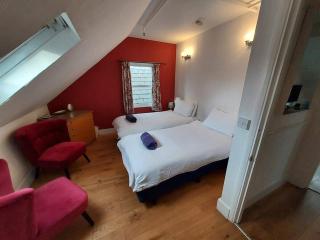 Large Sunny 2 Bedrom Flat - 6