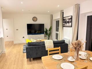 City Centre - Apt - Sleeps4 - Canal View - Parking - 9