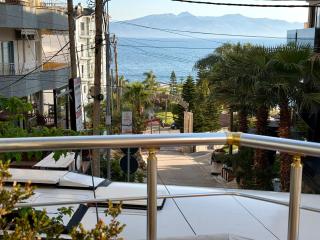 Deluxe Kay Seaside Apartments - 7