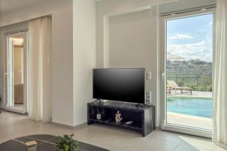 AéNaos Luxury Villa with Pool in Galatas - 6