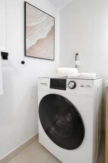 Bright Private 1BR Suite with Separate Entrance - 6