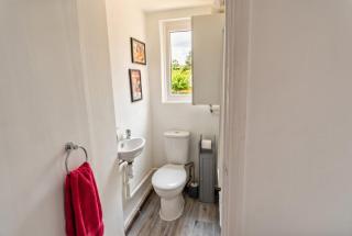 Stylish Ashbourne townhouse near the Peak District and Alton Towers - 8