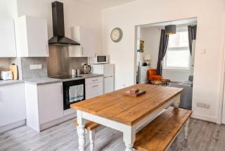 Stylish Ashbourne townhouse near the Peak District and Alton Towers - 6
