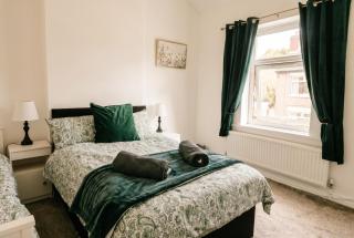 Stylish Ashbourne townhouse near the Peak District and Alton Towers - 9