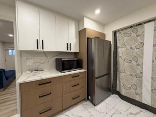 Downtown Vancouver Cozy Homestay - Near SkyTrain, BC Place & Free Parking - 9