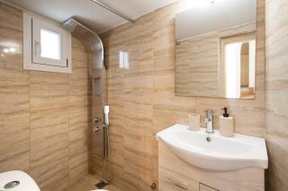 La Maison Plakes 3 BDR Apt - 1