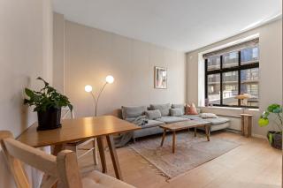 Cozy Retreat Near City Centre With Balcony - 0