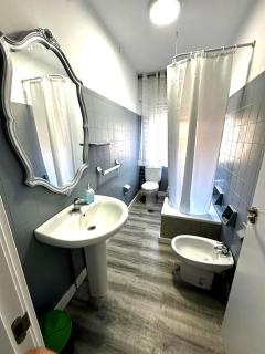 Beach House 1 min to Mosqueiros Beach - Patio - Coastal Retreat - 4