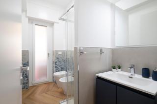10' from the Sea, Elegant Loft with Private Veranda - 7