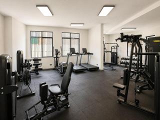 Designer 3BR Kilimani, Heated Pool, Gym and Garden Balcony - 9