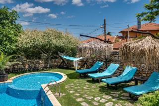 Villa Komitata-Pool and Jacuzzi - Balchik - 1