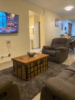 The Pinnacle - Urban Rustic Luxe - Executive 2bdrm - 8
