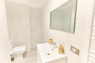 Cosmic Apartments 2BR NorD10 by Alezzi -free parking - 5