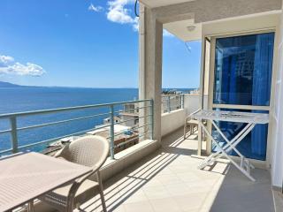 Deep Blue Sea View Apartment Saranda - 8